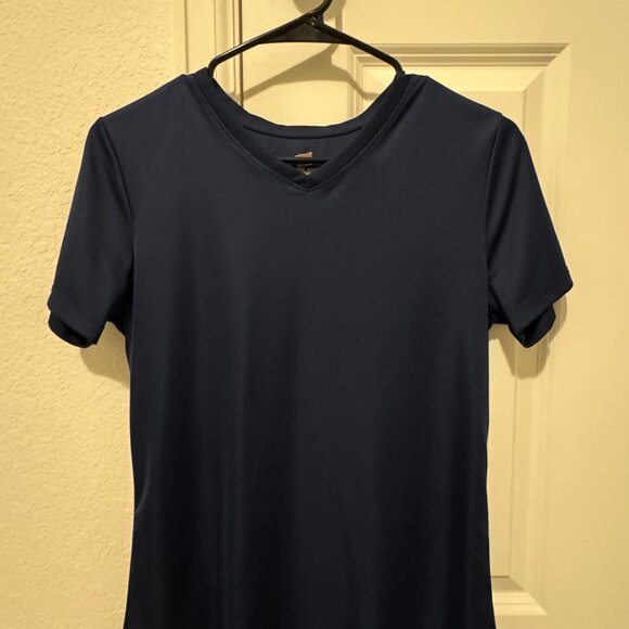 (Bundle) 6 Workout Tops in Sizes Small/Medium - Picture 5 of 9